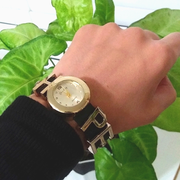 Ladies Fashion Hope Watch - Picture 12 of 12